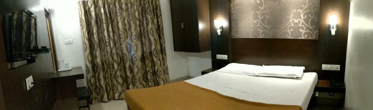 Aashraya Hotel Mysore Exterior foto