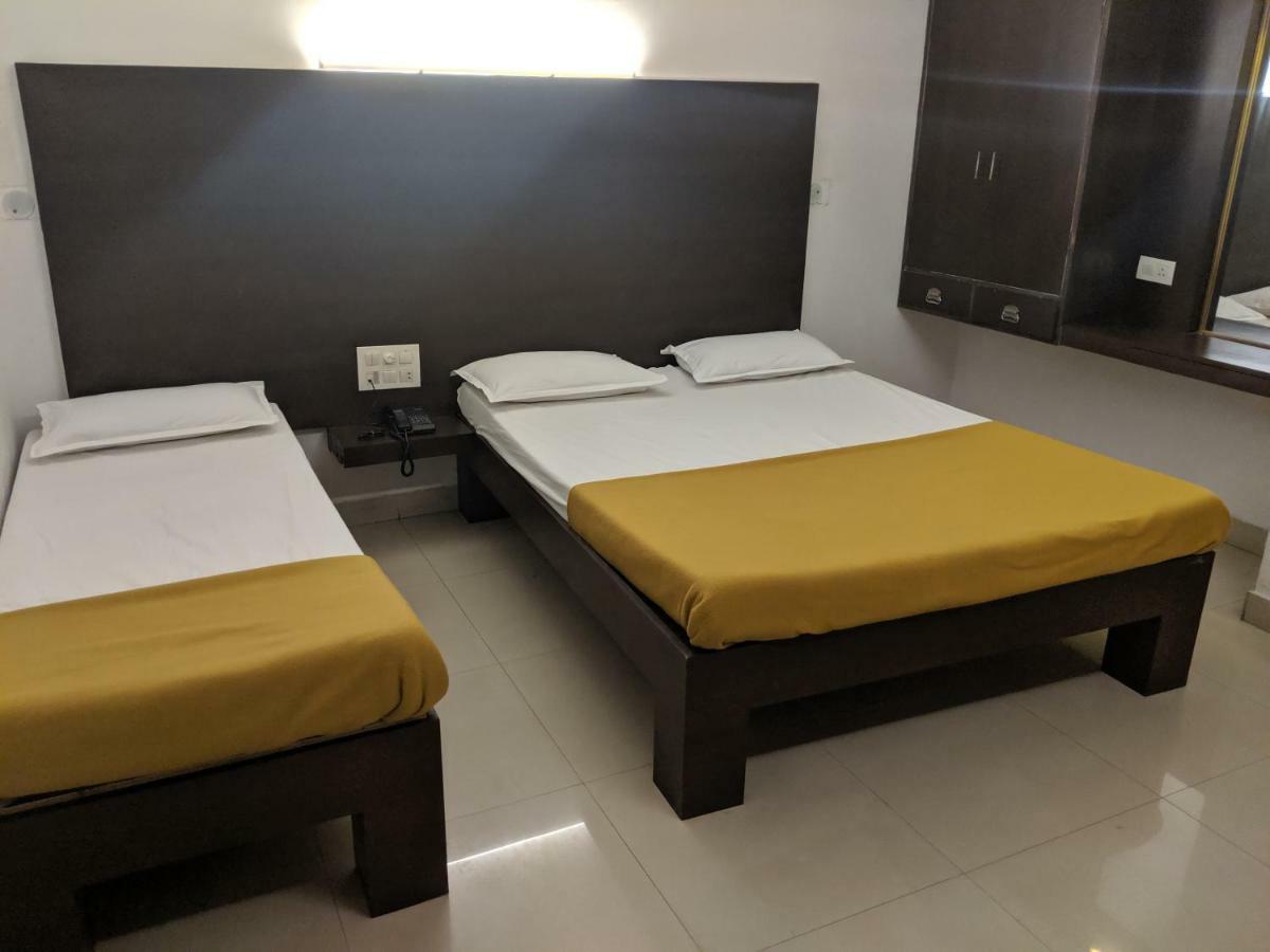 Aashraya Hotel Mysore Exterior foto