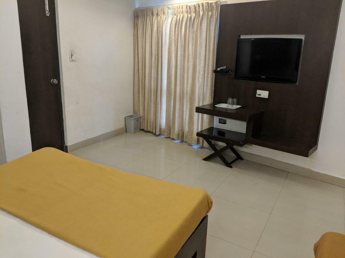 Aashraya Hotel Mysore Exterior foto