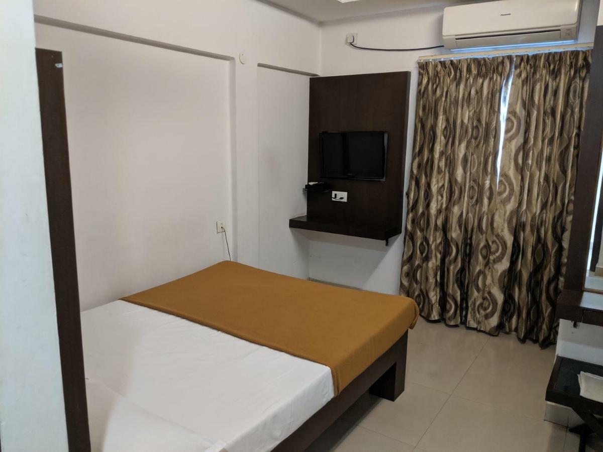 Aashraya Hotel Mysore Exterior foto