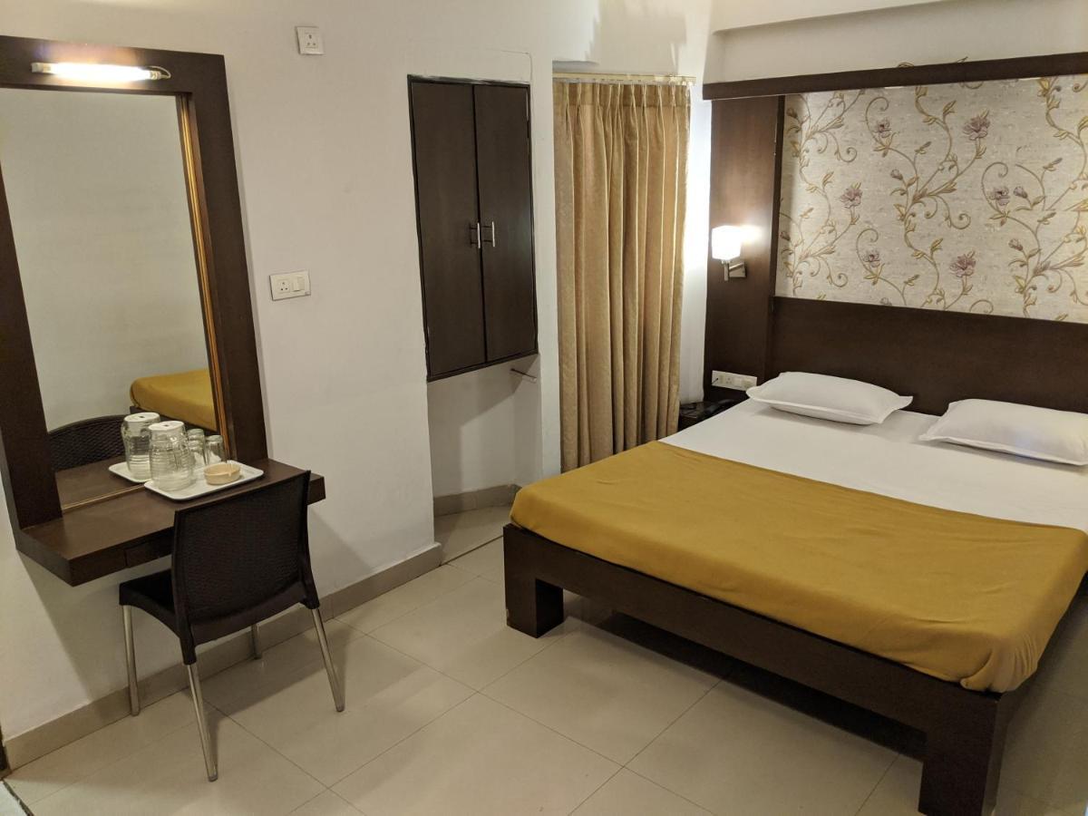 Aashraya Hotel Mysore Exterior foto